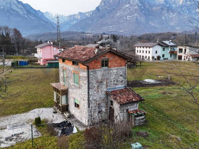 Casa indipendente in vendita a Sedico BL