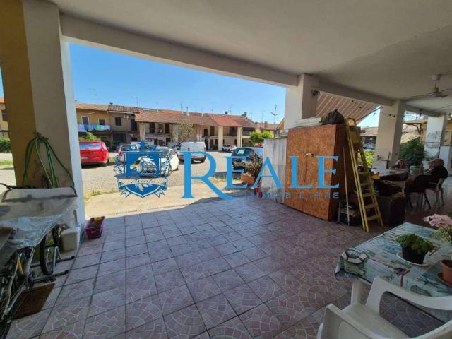 Casa indipendente in vendita a Sedriano MI