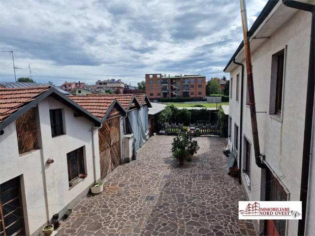 Casa indipendente in vendita a Sedriano MI