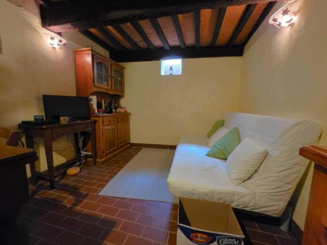 Casa indipendente in vendita a Seggiano GR