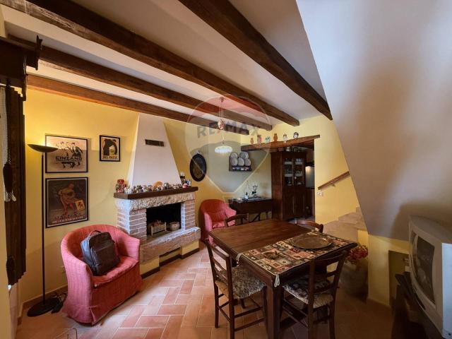 Casa indipendente in vendita a Sellano