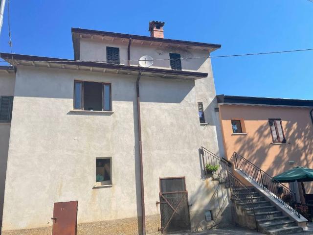 Casa indipendente in vendita a Sellano PG