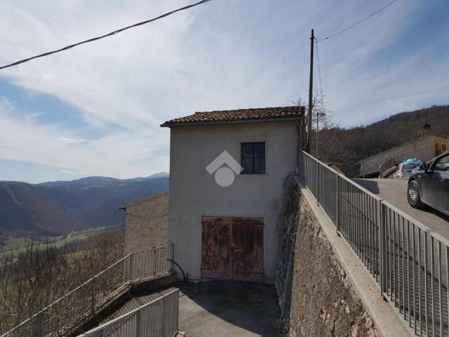 Casa indipendente in vendita a Sellano PG