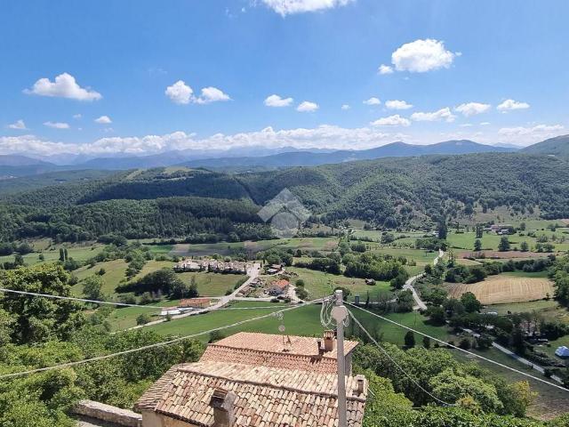 Casa indipendente in vendita a Sellano PG