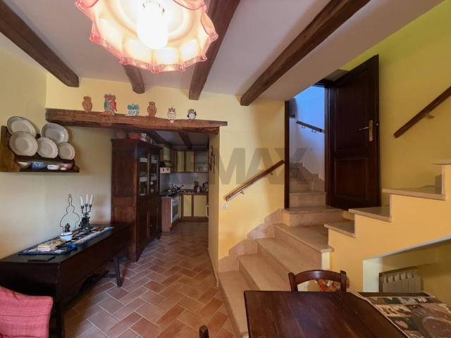 Casa indipendente in vendita a Sellano PG