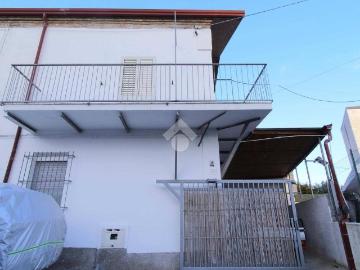 Casa indipendente in vendita a Sellia Marina CZ