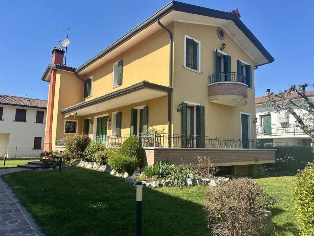 Casa indipendente in vendita a Selvazzano Dentro PD