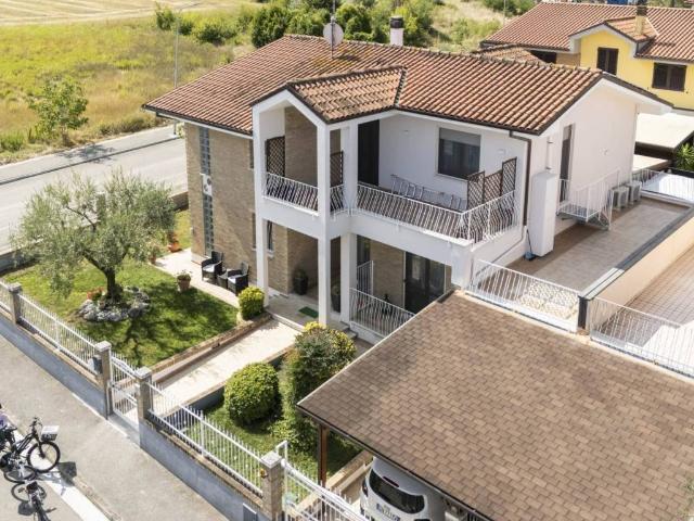 Casa indipendente in vendita a Senigallia AN