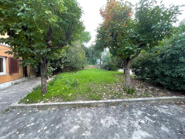 Casa indipendente in vendita a Senigallia AN