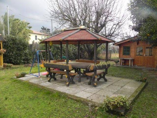 Casa indipendente in vendita a Seravezza LU
