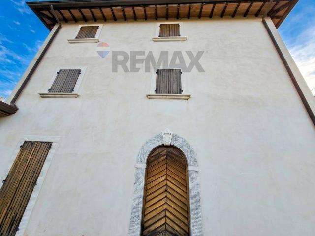 Casa indipendente in vendita a Seravezza LU