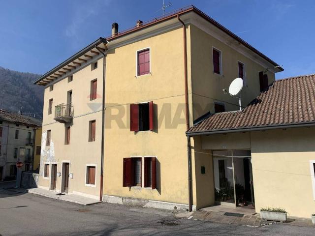 Casa indipendente in vendita a Seren del Grappa BL