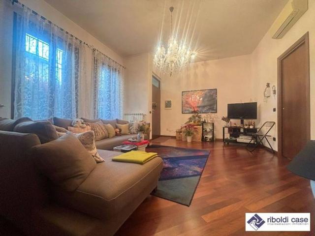 Casa indipendente in vendita a Seregno MB