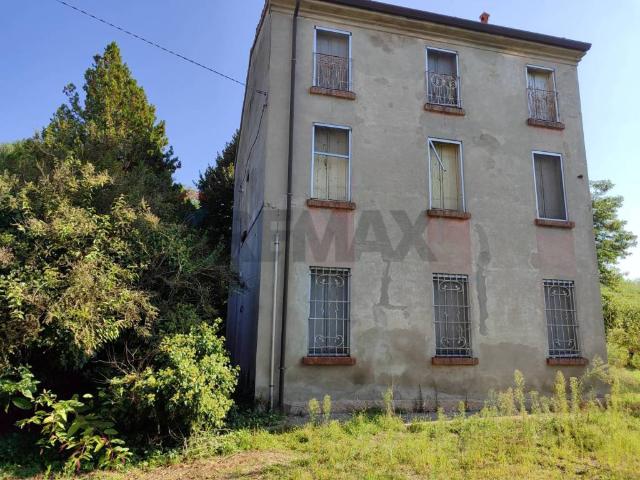 Casa indipendente in vendita a Sermide e Felonica MN