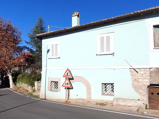 Casa indipendente in vendita a Serrone FR