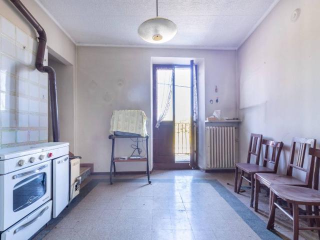 Casa indipendente in vendita a Serravalle Sesia VC