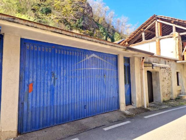 Casa indipendente in vendita a Serravalle Sesia VC