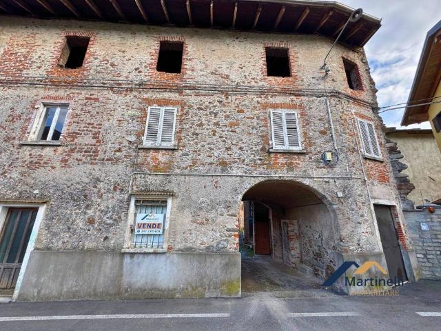 Casa indipendente in vendita a Serravalle Sesia VC