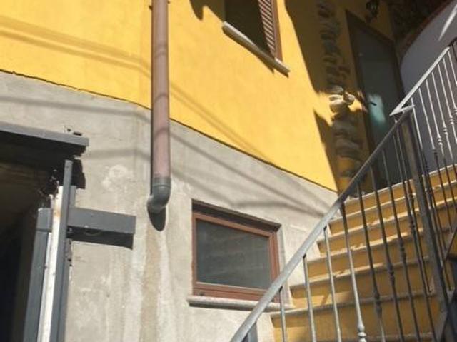 Casa indipendente in vendita a Serravalle Sesia VC