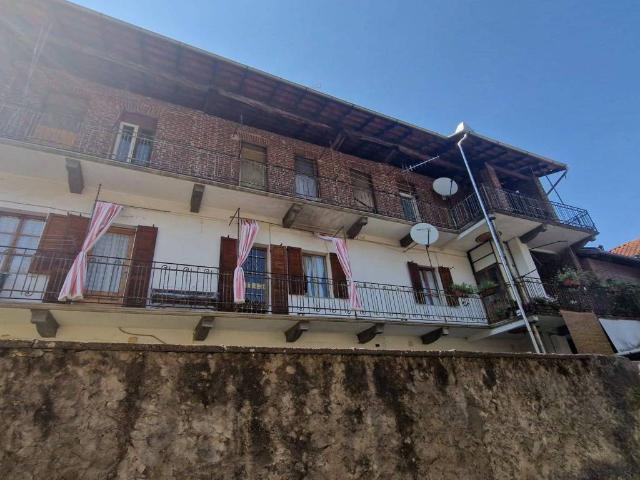 Casa indipendente in vendita a Serravalle Sesia VC
