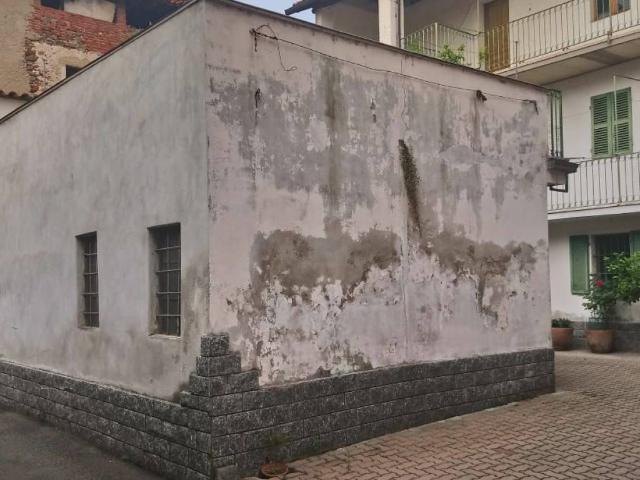 Casa indipendente in vendita a Serravalle Sesia VC