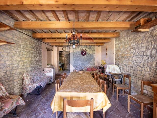 Casa indipendente in vendita a Serra San Quirico