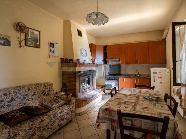 Casa indipendente in vendita a Serra San Quirico AN