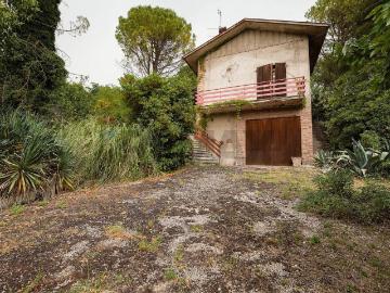 Casa indipendente in vendita a Serra San Quirico AN