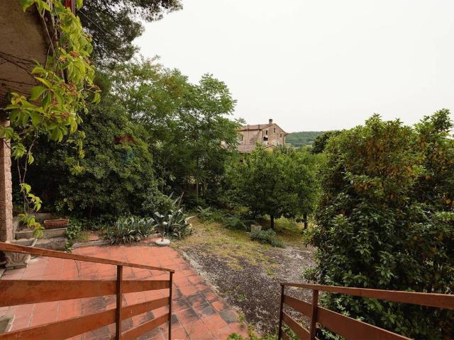 Casa indipendente in vendita a Serra San Quirico AN