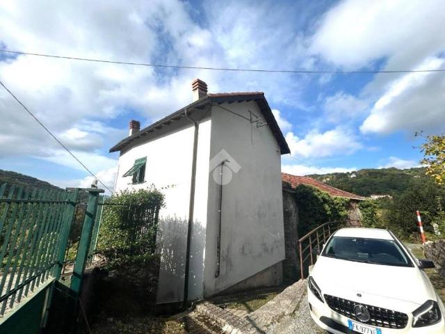 Casa indipendente in vendita a Serra Riccò GE