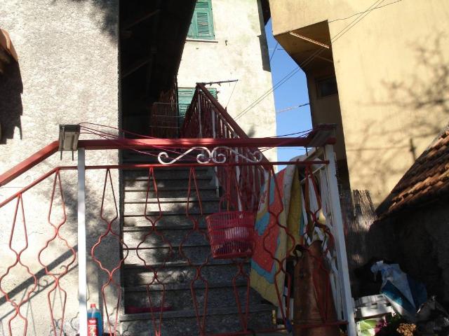 Casa indipendente in vendita a Serra Riccò GE