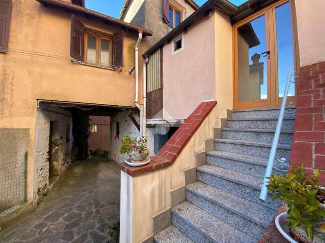 Casa indipendente in vendita a Serra Riccò GE