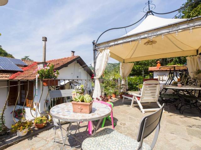 Casa indipendente in vendita a Serra Riccò GE