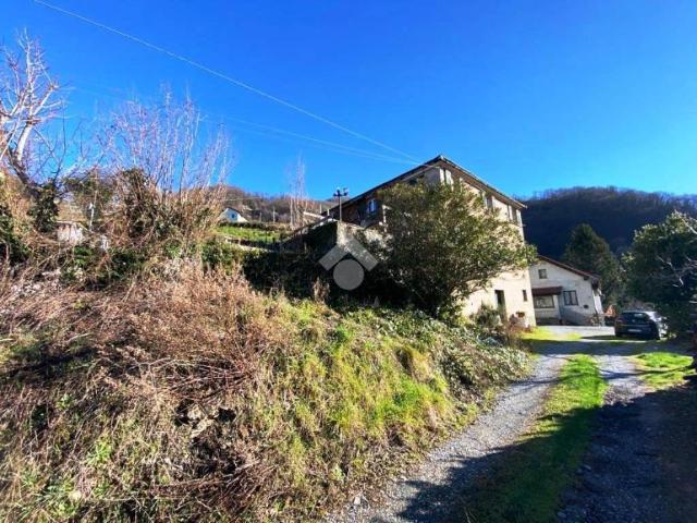 Casa indipendente in vendita a Serra Riccò GE