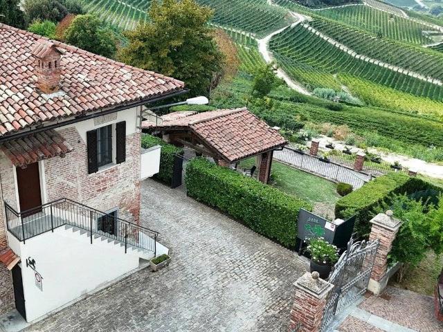 Casa indipendente in vendita a Serralunga d'Alba via Mazzini