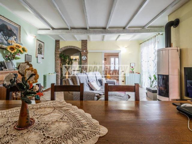 Casa indipendente in vendita a Serramazzoni MO