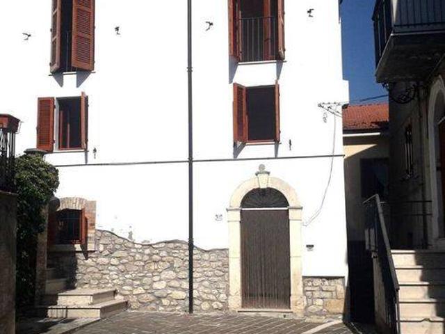 Casa indipendente in vendita a Serramonacesca PE