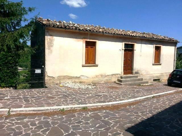 Casa indipendente in vendita a Serramonacesca PE