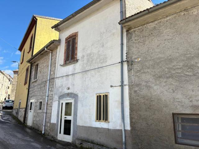 Casa indipendente in vendita a Sessano del Molise IS