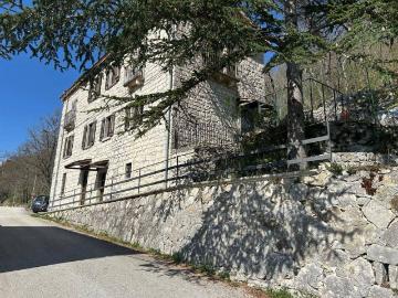 Casa indipendente in vendita a Sessano del Molise IS