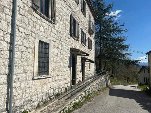 Casa indipendente in vendita a Sessano del Molise IS