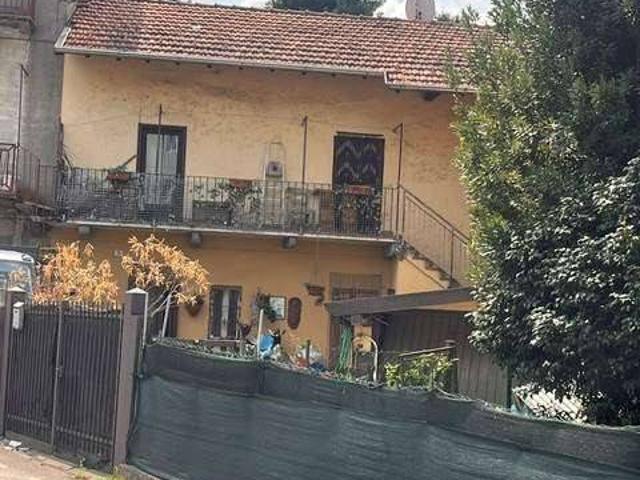 Casa indipendente in vendita a Sesto Calende VA