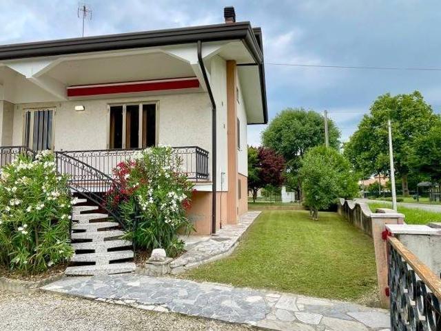 Villa in vendita a Sesto al Reghena PN