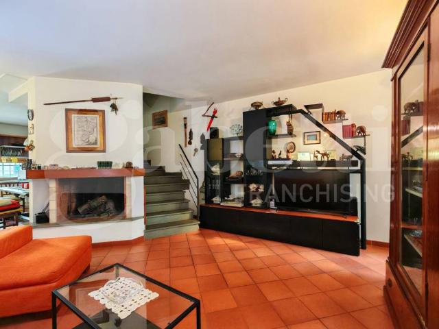 Casa indipendente in vendita a Sesto Fiorentino FI