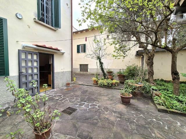 Casa indipendente in vendita a Sesto Fiorentino FI