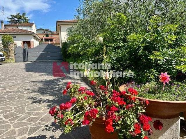 Casa indipendente in vendita a Sesto Fiorentino FI