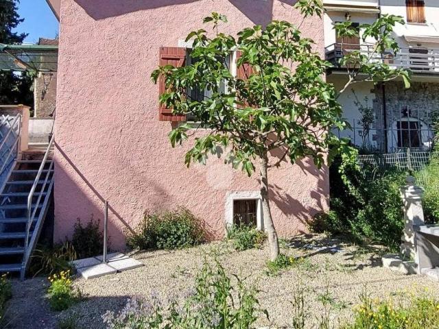 Casa indipendente in vendita a Sesta Godano SP