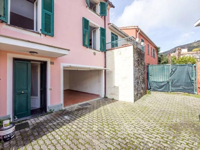 Casa indipendente in vendita a Sestri Levante GE