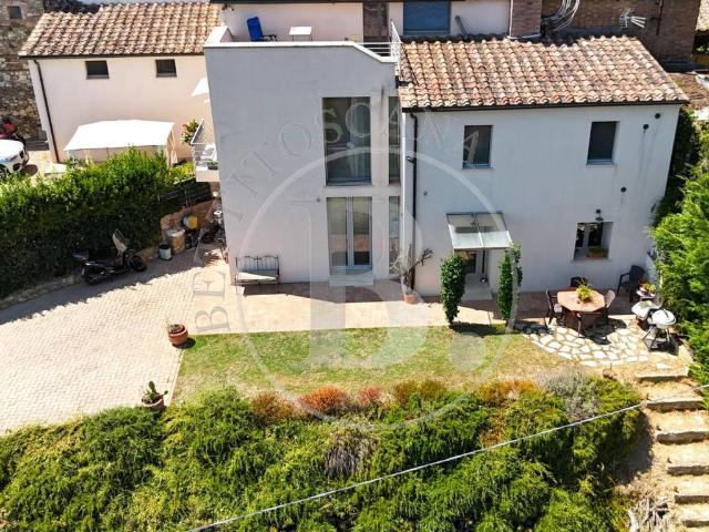 Casa indipendente in vendita a Siena SI