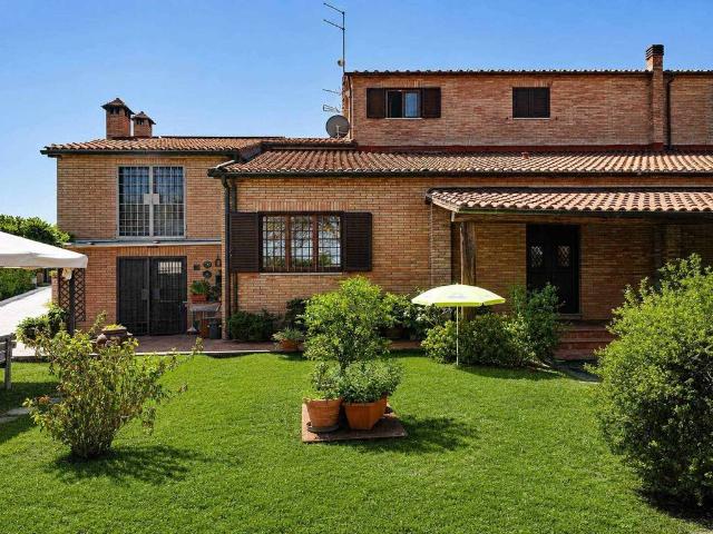 Casa indipendente in vendita a Siena SI